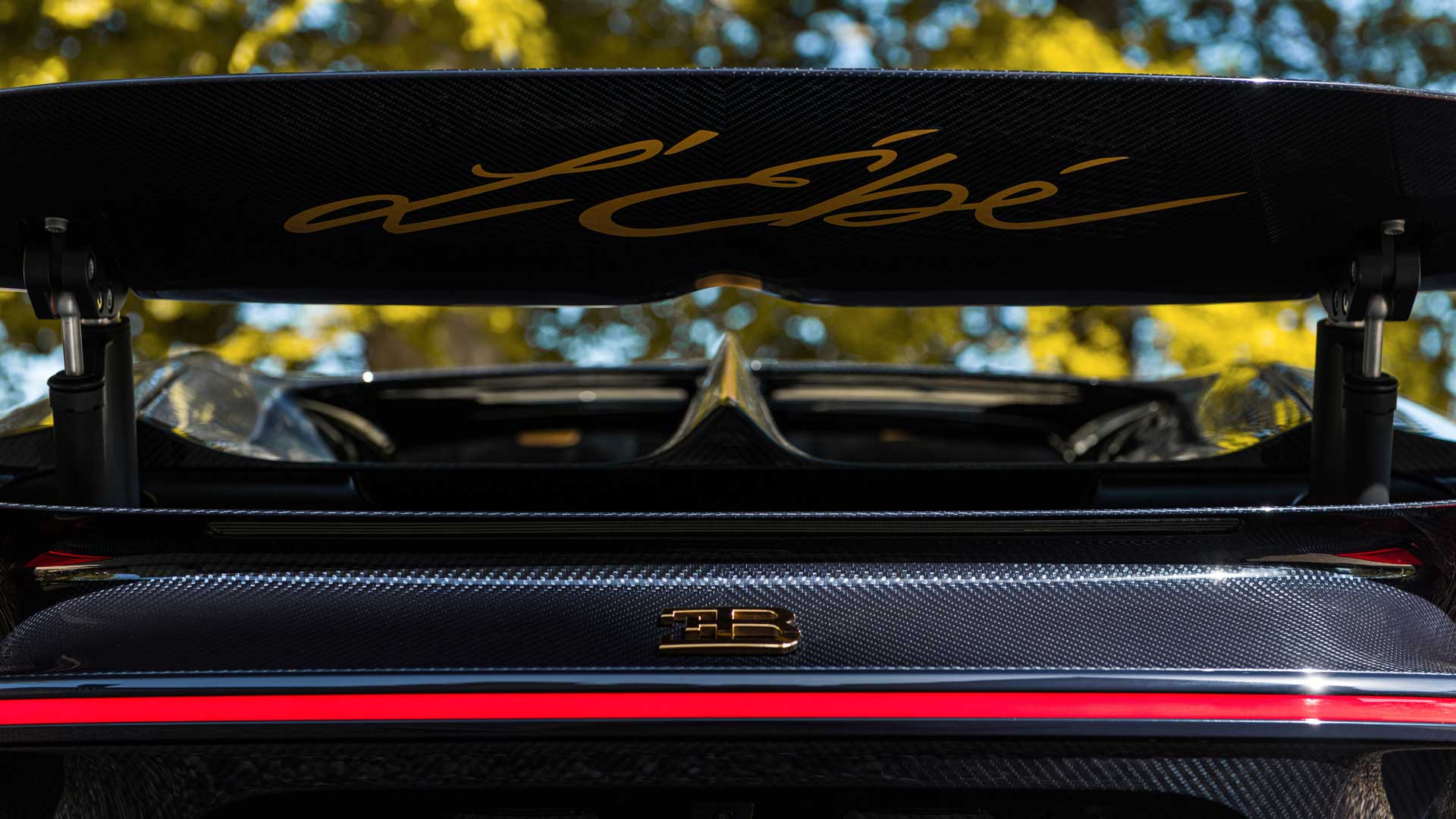 L-ebe-Bugatti-d-oro-Robb-Report-Italia