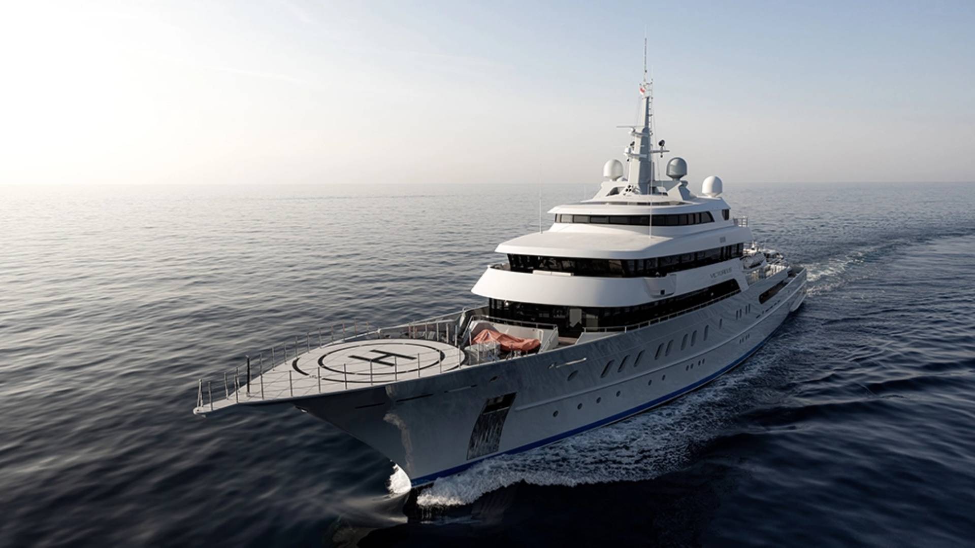victorious-superyacht