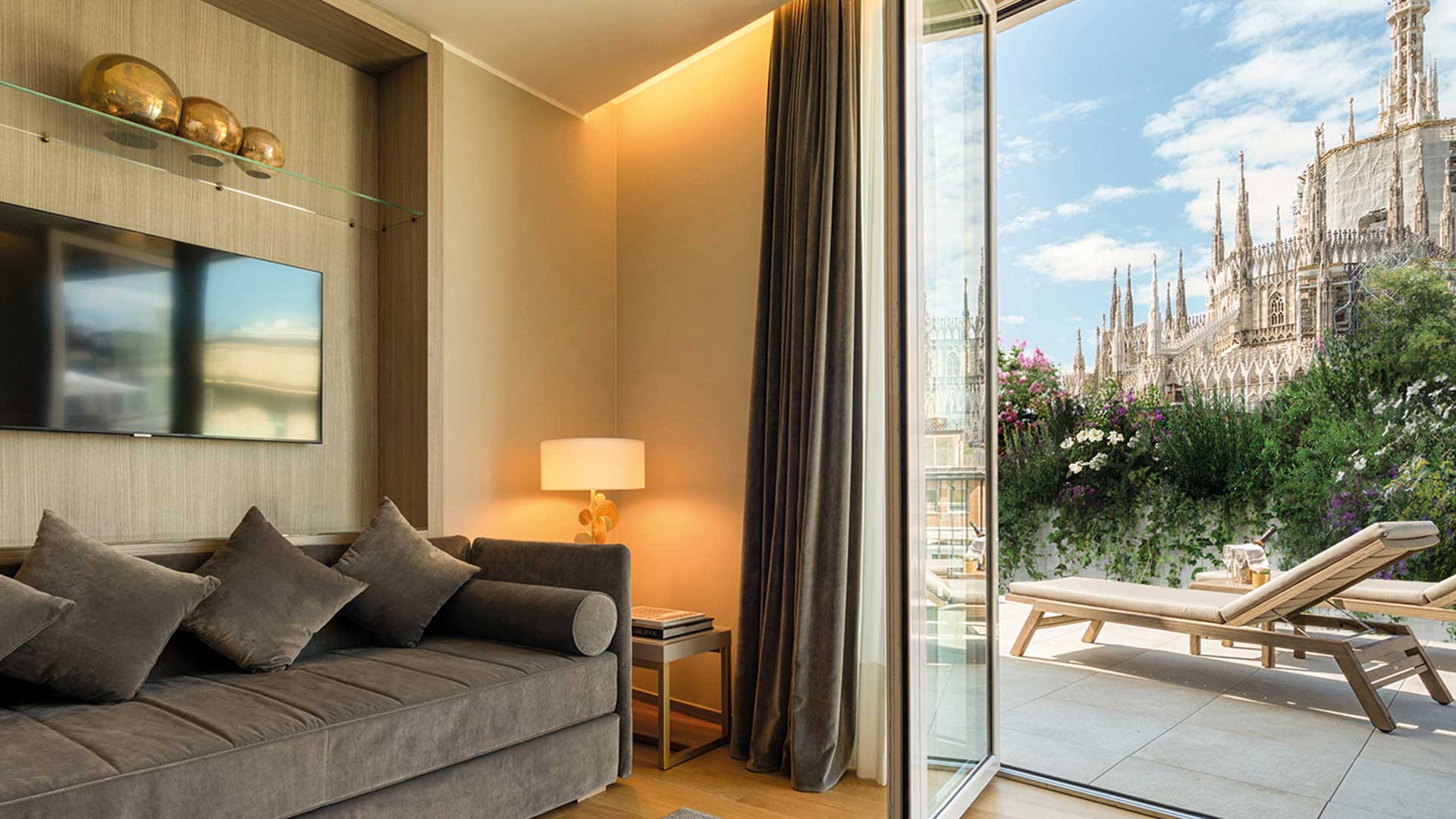 Duomo-luxury-apartments-starhotels-milano-robb-report-italia
