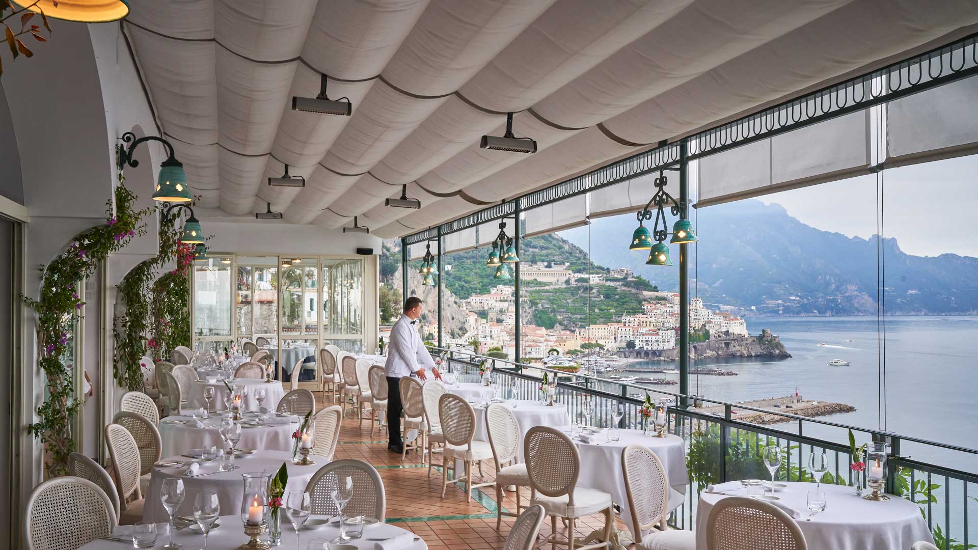 Terrazza-ristorante-stellato-glicine-amalfi-robb-report-italia