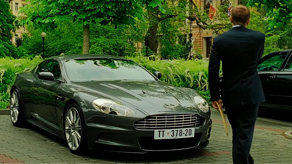 10 2006 Aston Martin DBS V12 Auto di James Bond