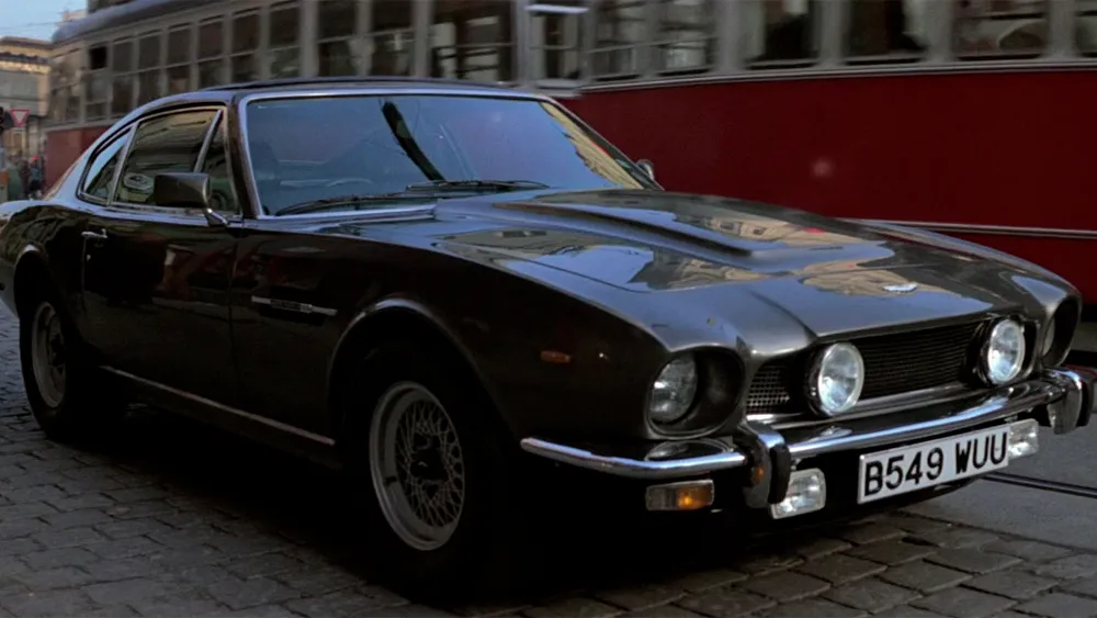 4 1973 Aston Martin V8 Auto di James Bond