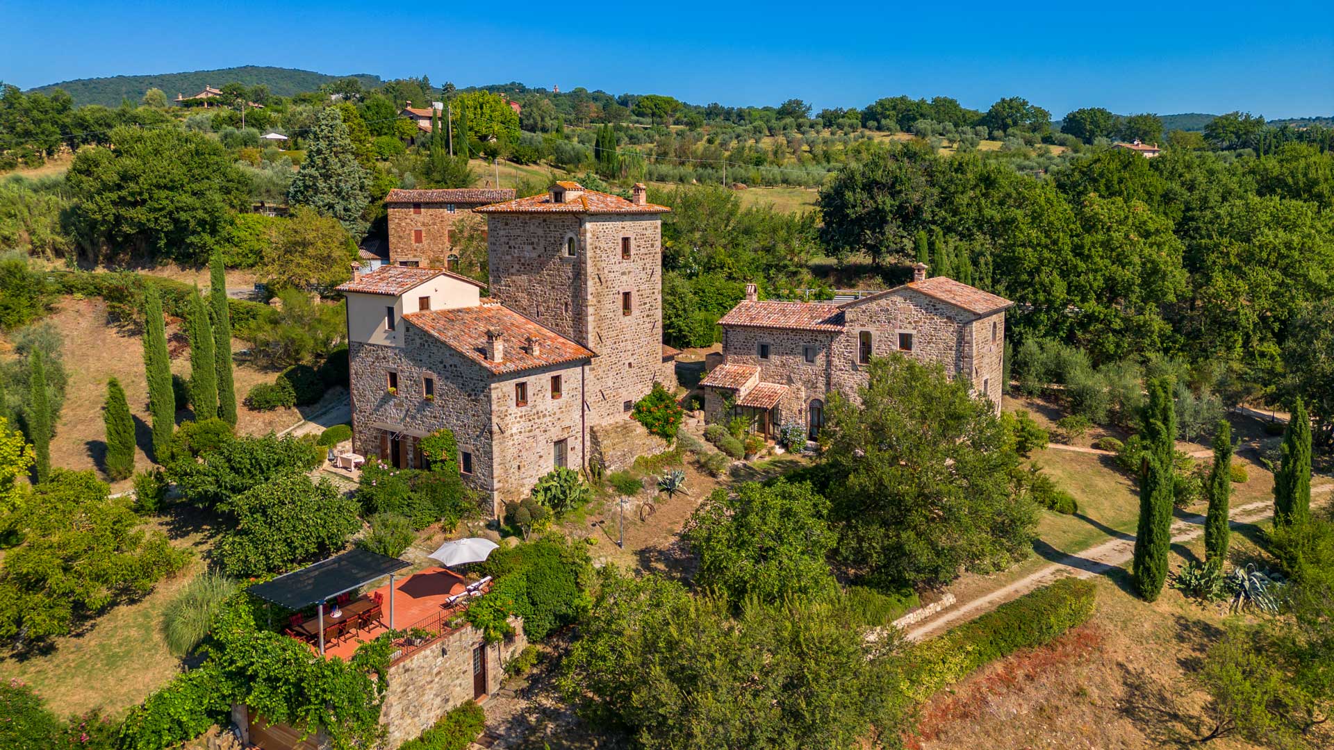 torri-medievali-in-vendita-todi-robb-report-italia