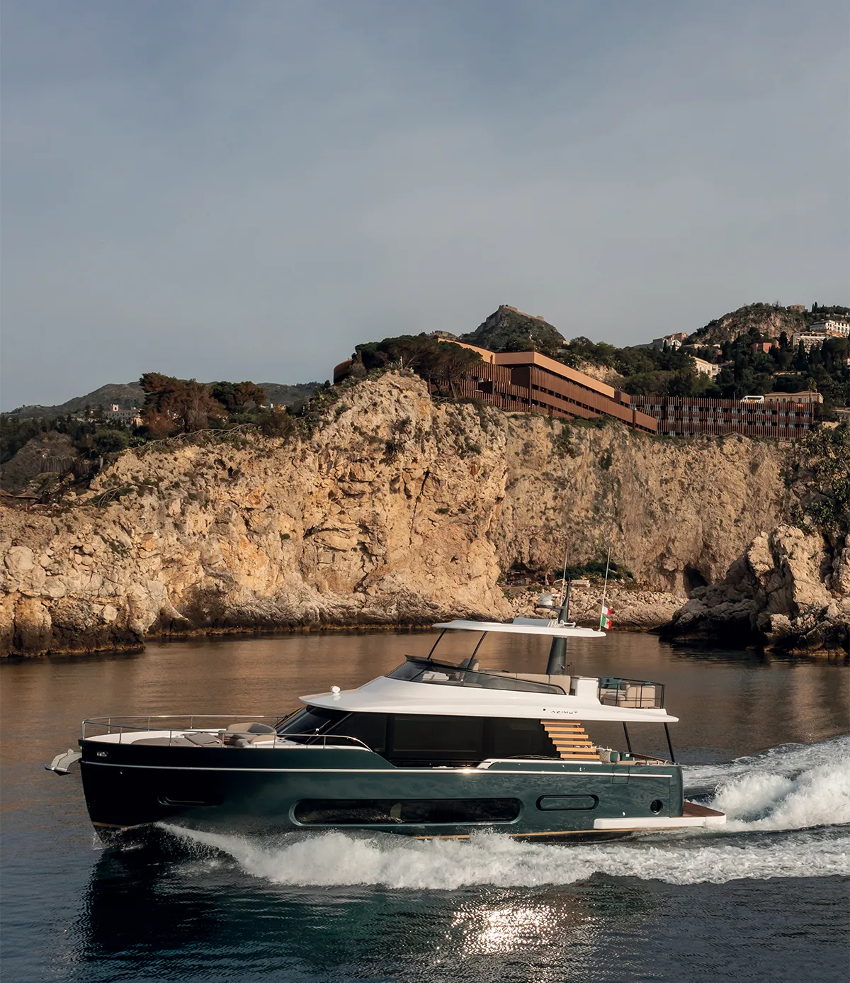 Azimut-Magellano-yacht-per-esplorazioni-robb-report-italia