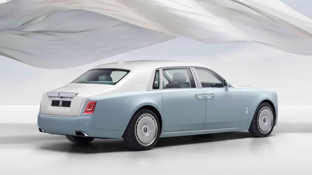 Phantom Scintilla Rolls-Royce Robb Report Italia 6