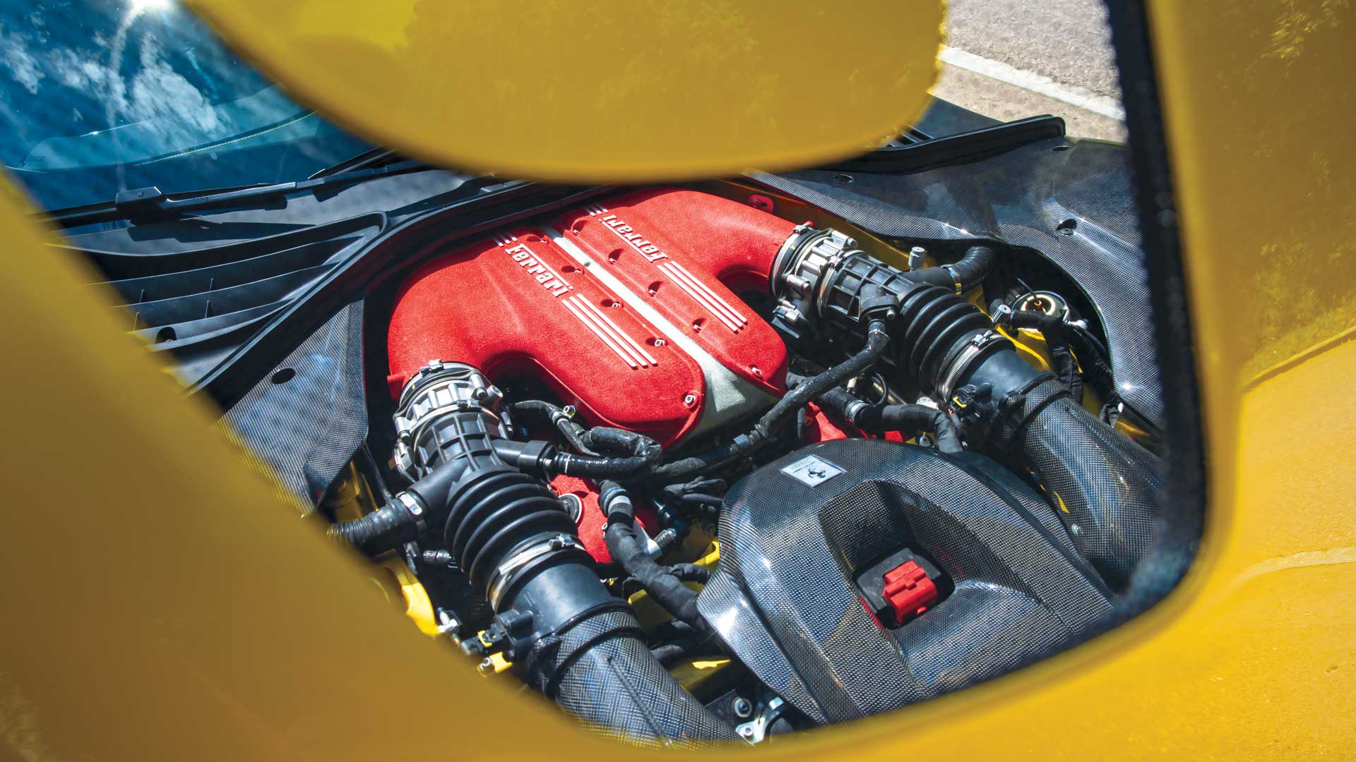 12Cilindri-Ferrari-4-Robb-Report-Italia
