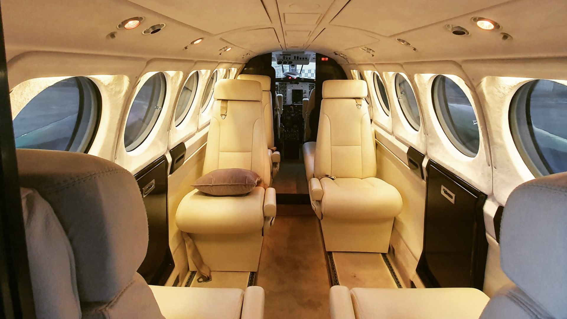 Fly-Free-Airways-2-Robb-Report-Italia