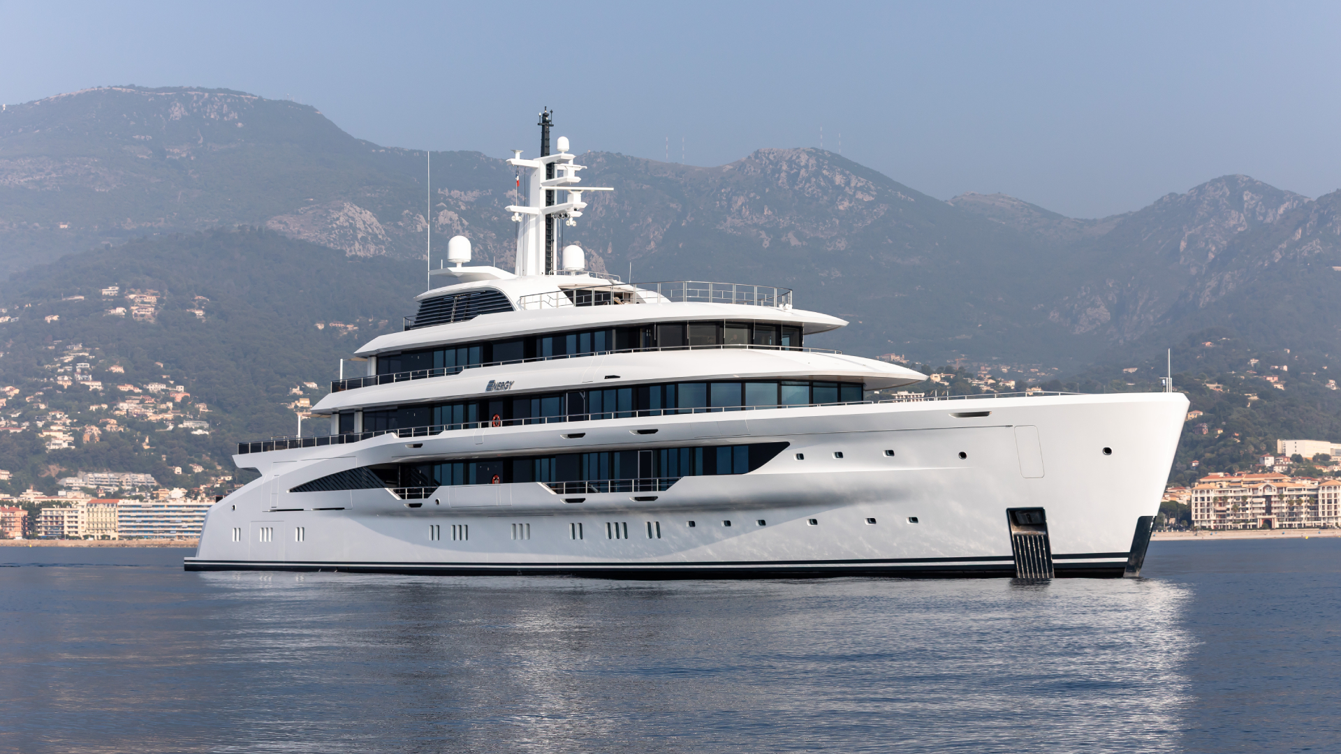 Monaco-Yacht-Show-2-Robb-Report-Italia