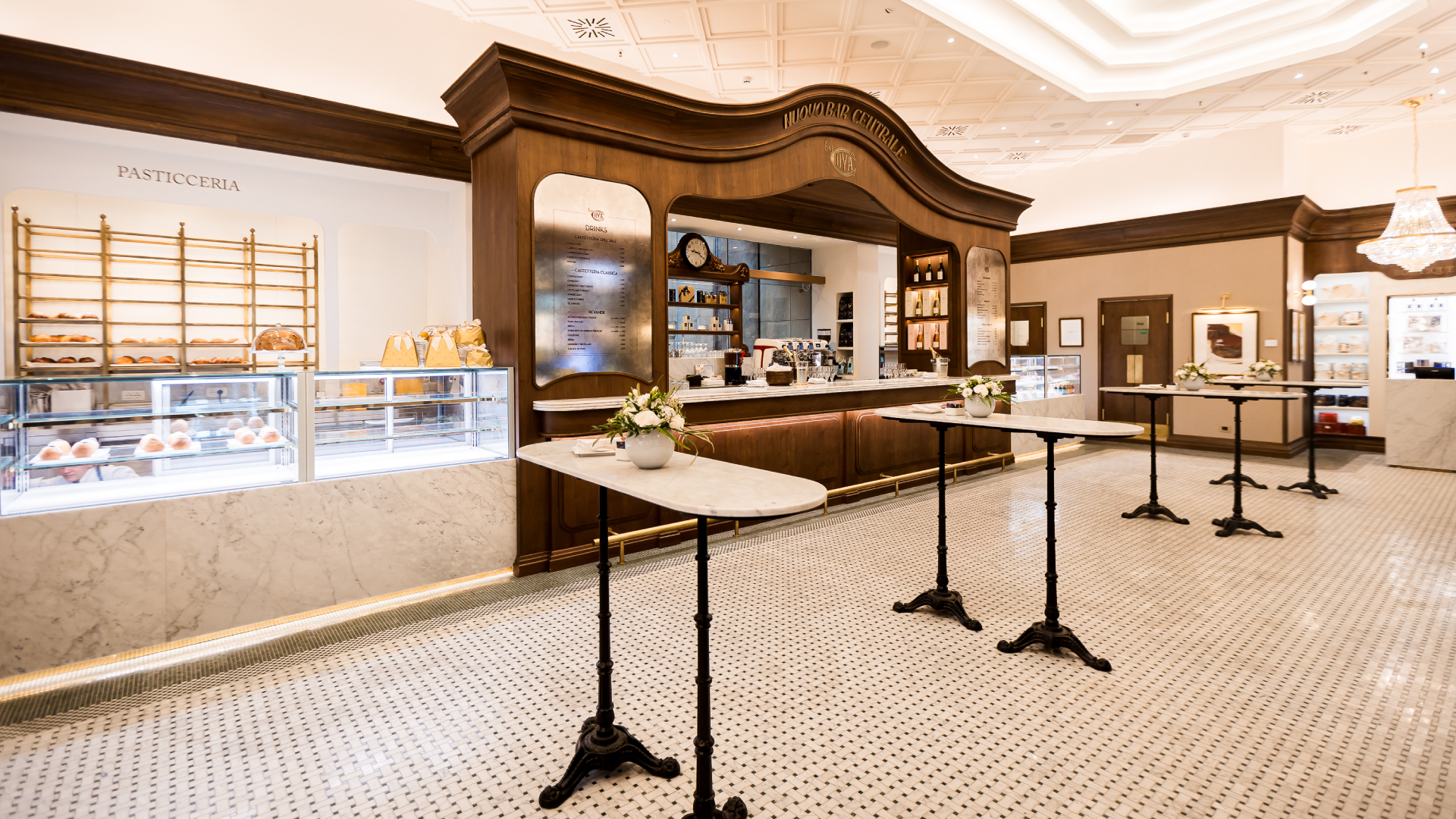 Bar-Centrale-by-Cova-2-Robb-Report-Italia