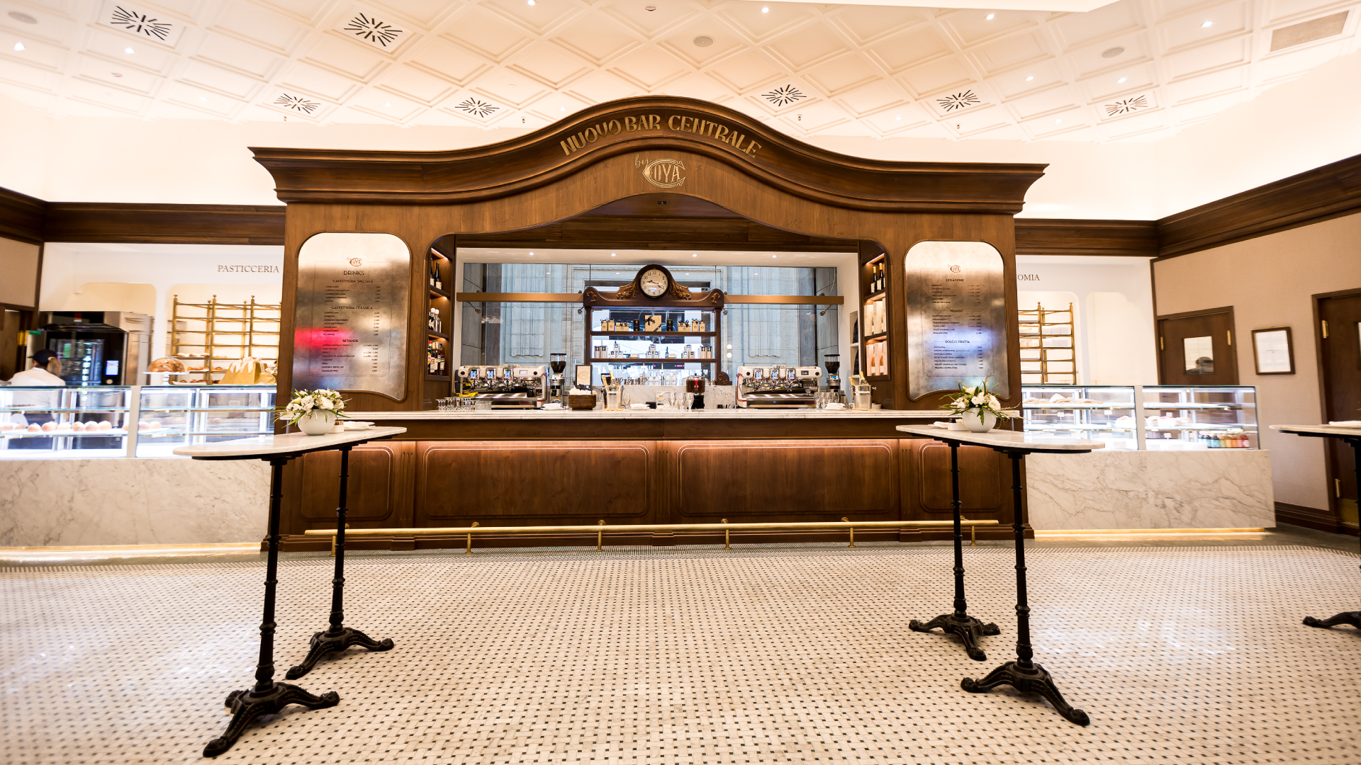 Bar-Centrale-by-Cova-3-Robb-Report-Italia