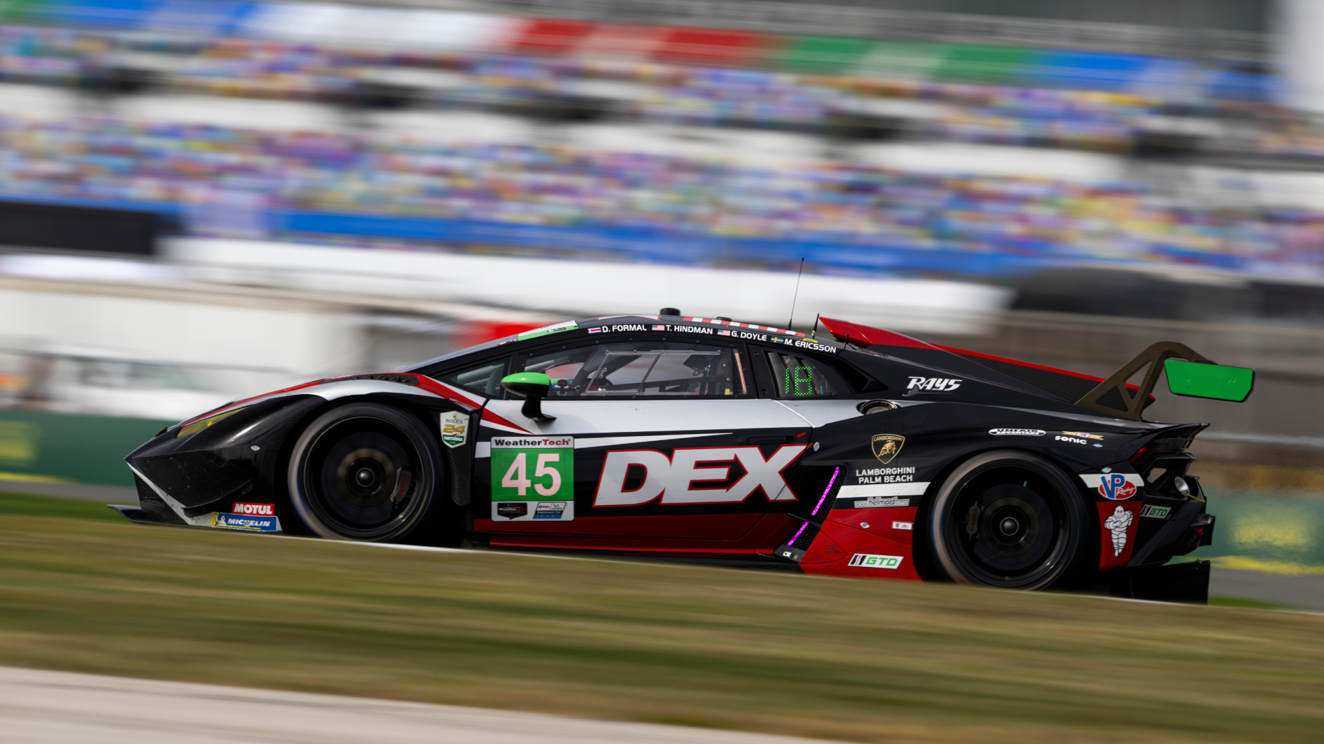 GT3-3-Robb-Report-Italia