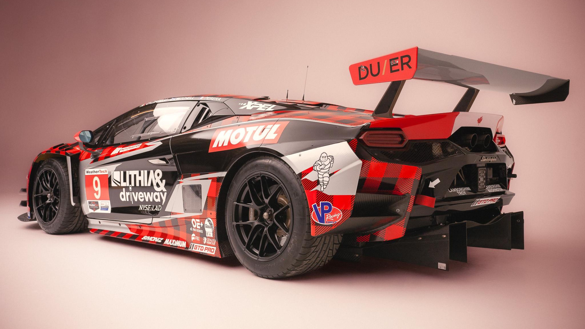 GT3-4-Robb-Report-Italia