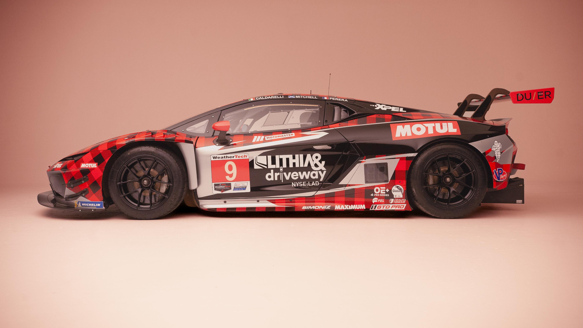 GT3-5-Robb-Report-Italia