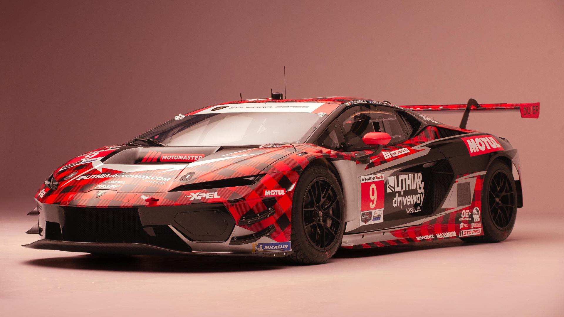 GT3-6-Robb-Report-Italia