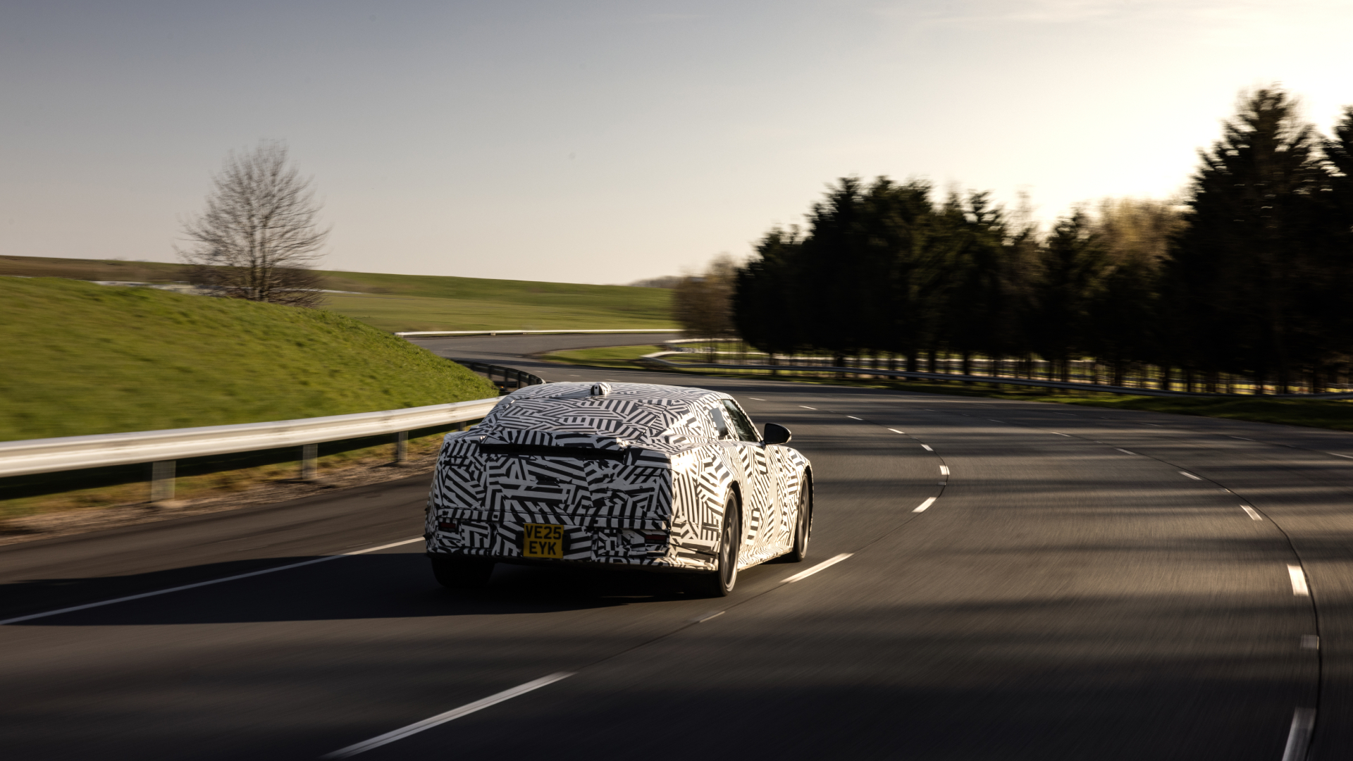 Luxury-GT-4-Robb-Report-Italia