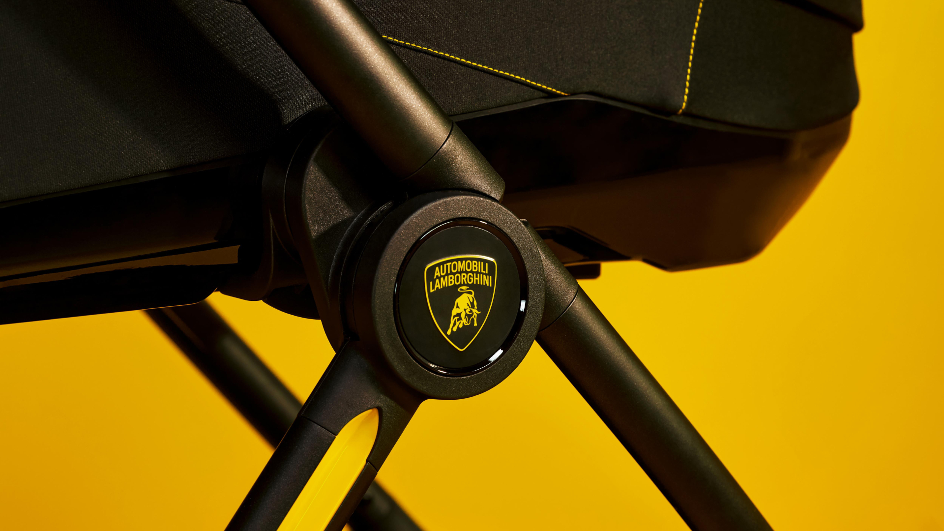 Passeggino-Lamborghini-3-Robb-Report-Italia