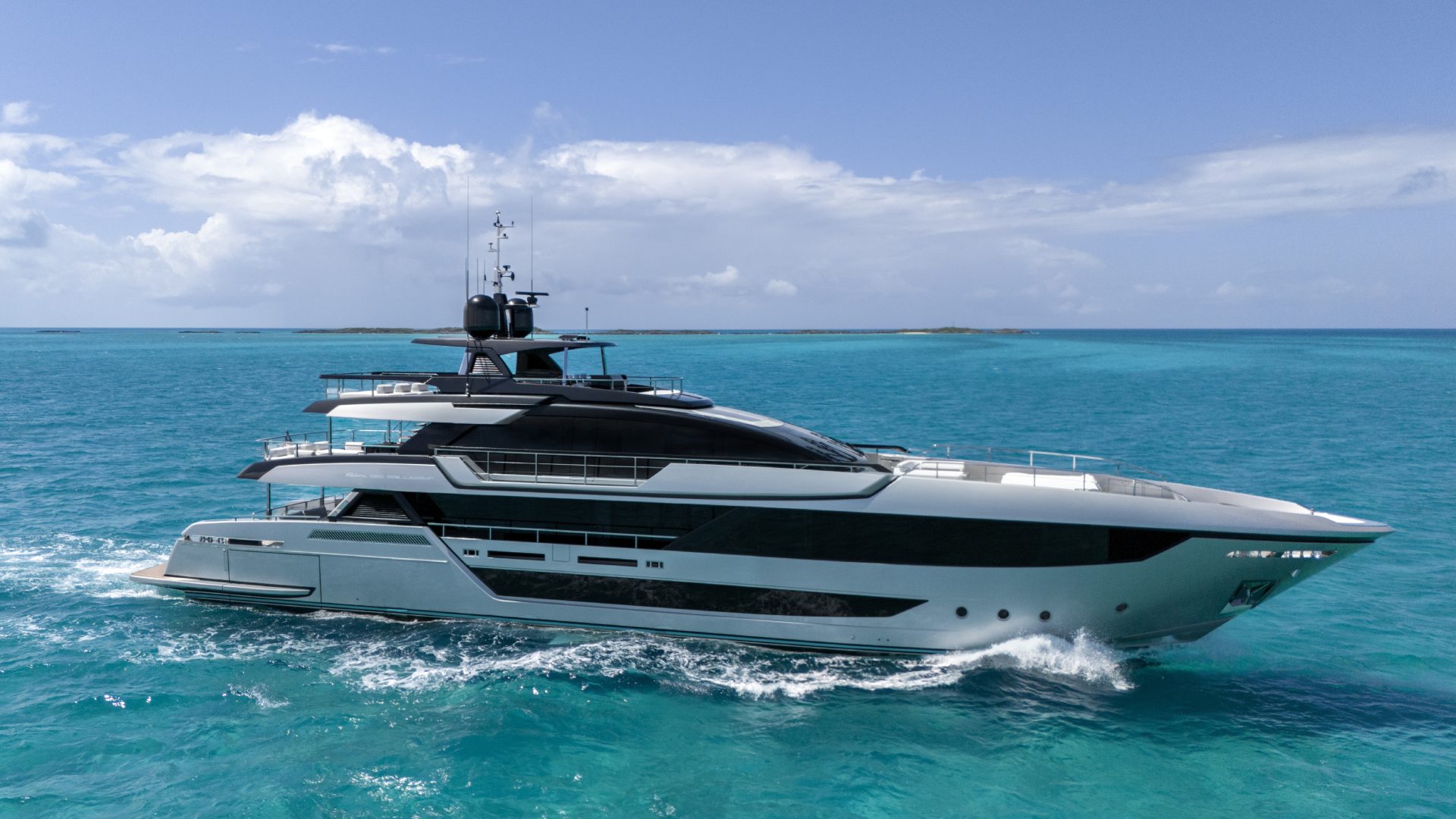 Monaco-Yacht-Show-2026-8-Robb-Report-Italia