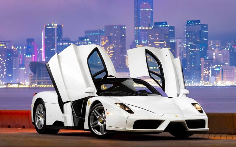 Ferrari Enzo bianco avo asta Robb Report Italia