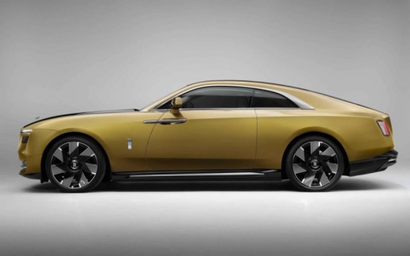 Rolls-Royce-Spectre-robb-report-italia