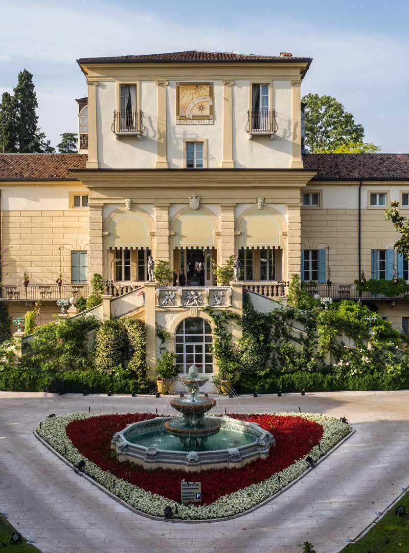 Byblos-Art-Hotel-Villa-Amistà-ingresso-robb-report-italia