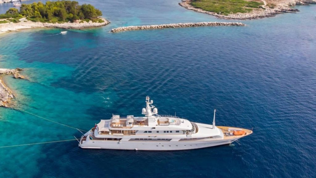 diana-superyacht-robb-report-italia