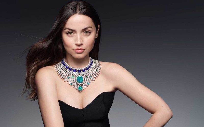 Ana-de-Armas-louis-vuitton-deep-time-robb-report-italia
