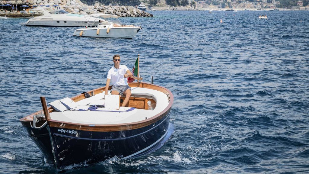 cosaporto-delivery-lusso-tigullio-in-barca-robb-report-italia