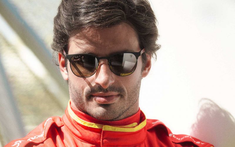 scuderia-ferrari-ray-ban-limited-edition-robb-report-italia