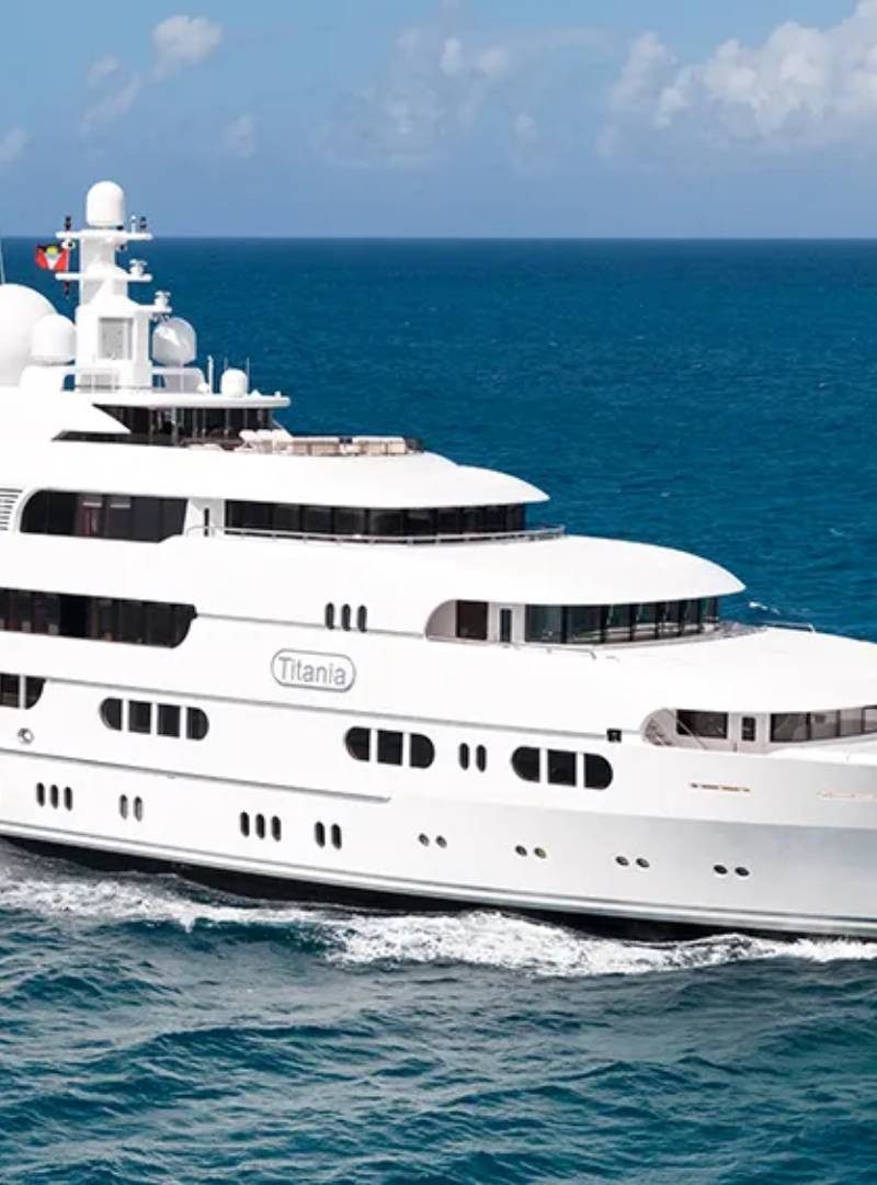 titania-the-crown-yacht-robb-report-italia