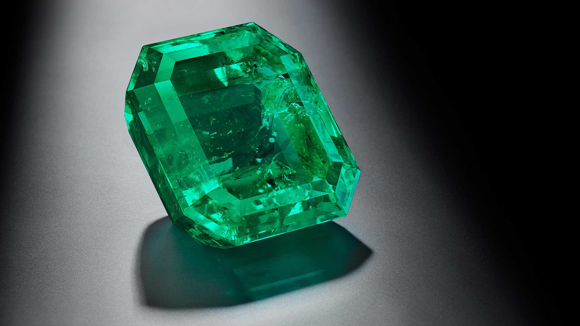 Geneva-Jewels-Auction-The-Amazon-Queen’,-Impressive-Colombian-emerald