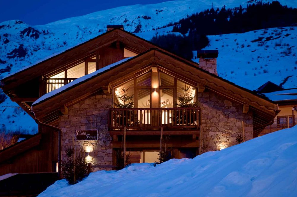 Il-soggiorno-dell'attico-di-Chalet-Floralie-4-robb-report-italia