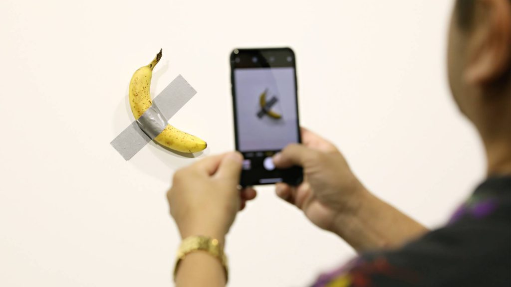 cattelan-banana-asta