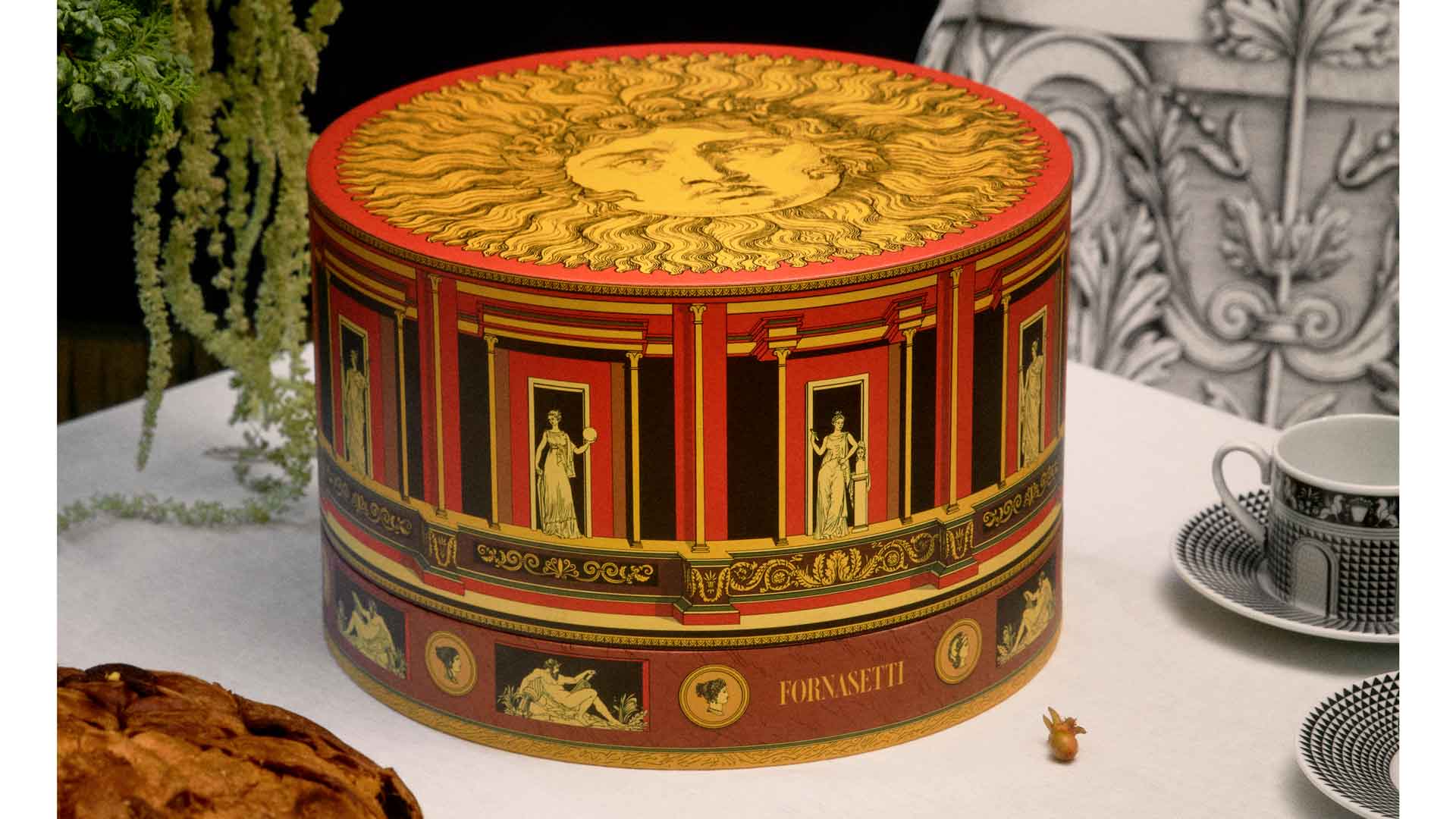 panettone-artigianale-2024-fornasetti-robb-report-italia