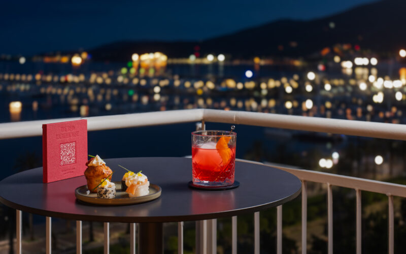 The-Red-Lighthouse-Rooftop-Bar-1-Robb-Report-Italia