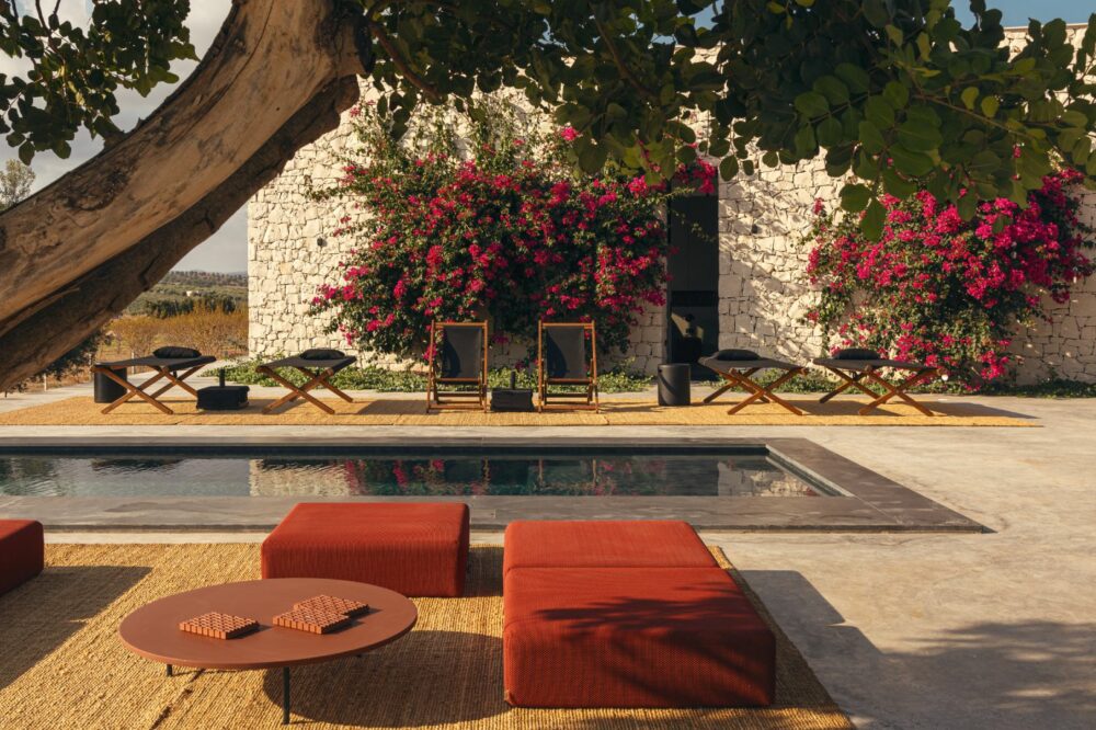 The-Thinking-Traveller-2-Robb-Report-Italia