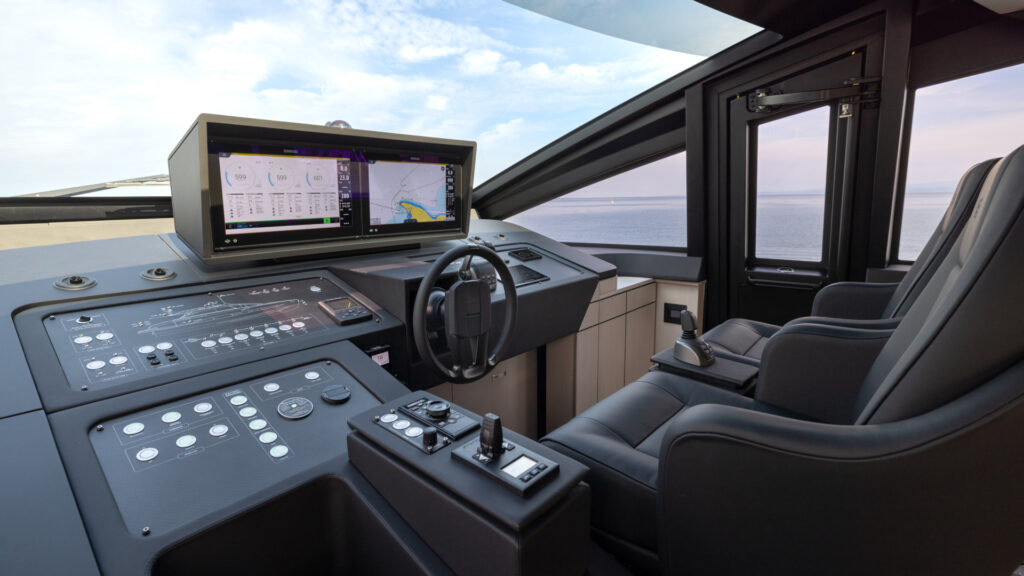 Pershing-GTX70-8-Robb-Report-Italia