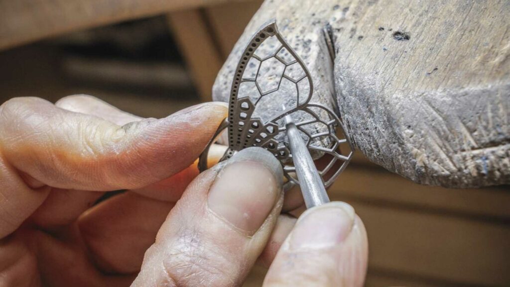 Van-Cleef-&-Arpels-2-Robb-Report-Italia