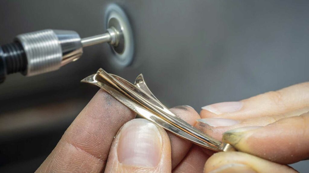 Van-Cleef-&-Arpels-5-Robb-Report-Italia