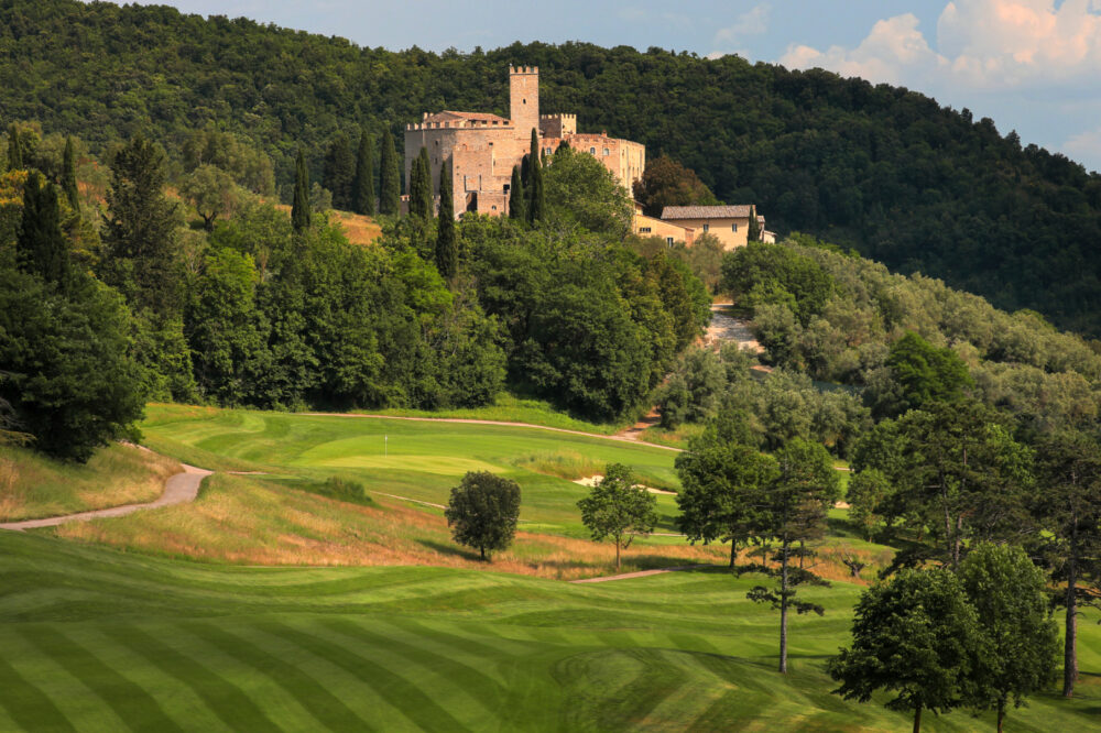 The-Golf-Train-1-Robb-Report-Italia