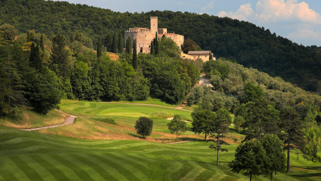 The-Golf-Train-1-Robb-Report-Italia