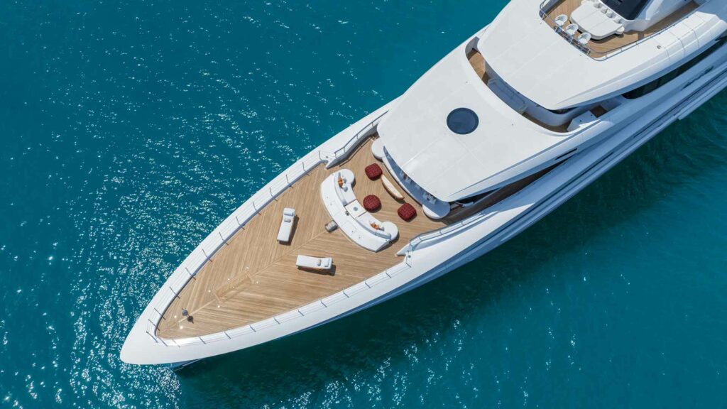 Amor-à-Vida-superyach-CRN-Best-of-the-Best-2026-Robb-Report