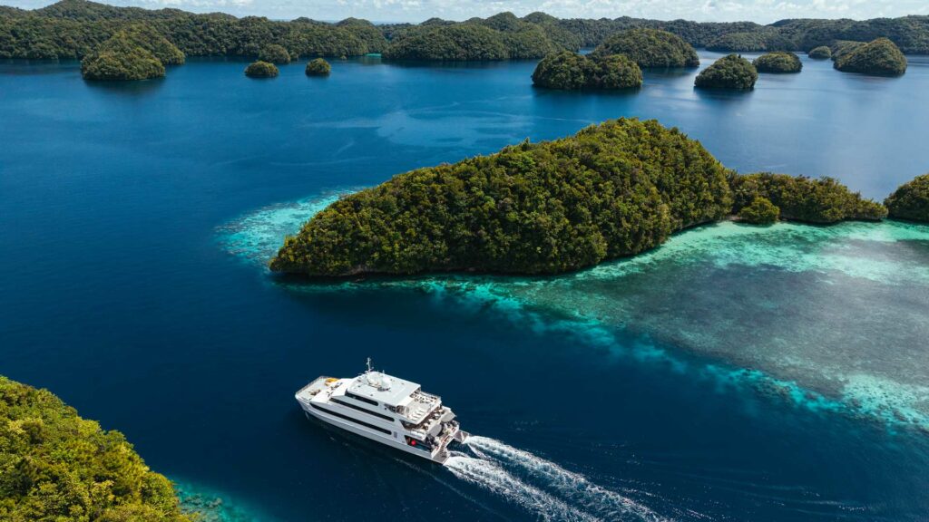 Four-Seasons-Explorer-Palau-2-Robb-Report-Italia