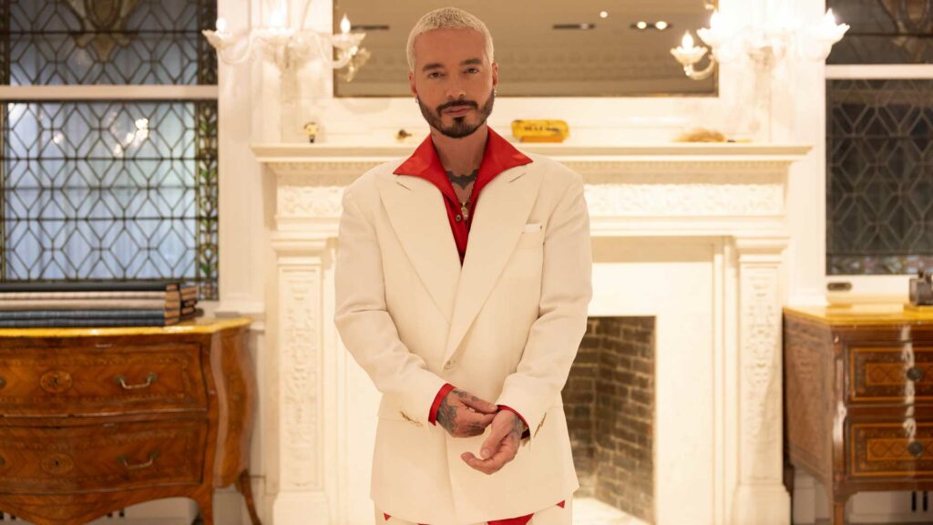 Kiton-e-J-Balvin-1-Robb-Report-Italia
