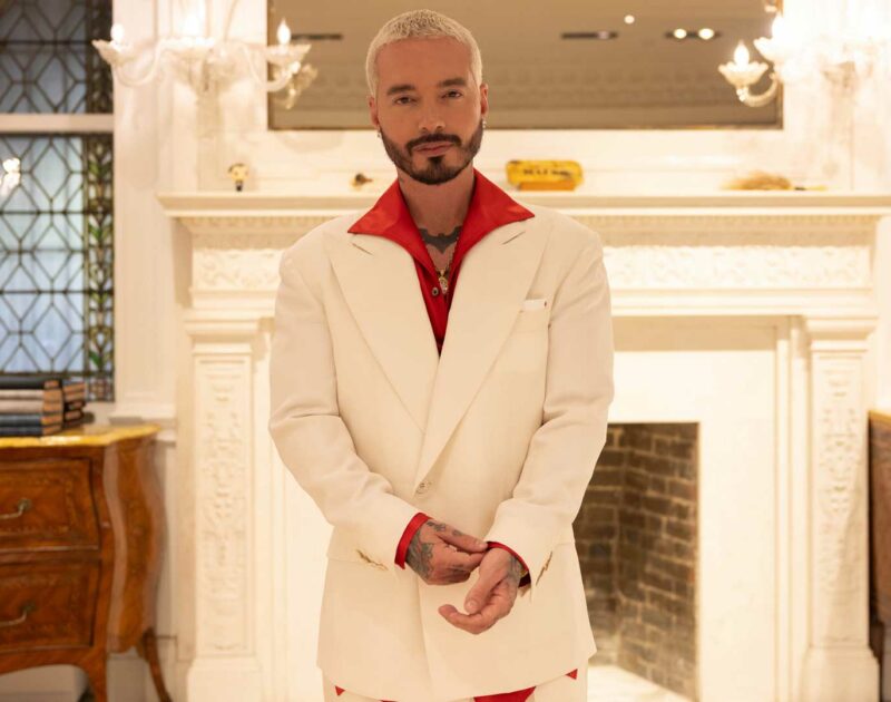 Kiton-e-J-Balvin-1-Robb-Report-Italia