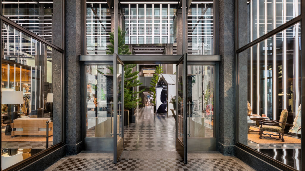 Moncler-Fifth-Avenue-1-Robb-Report-Italia