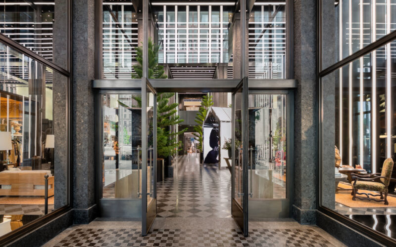 Moncler-Fifth-Avenue-1-Robb-Report-Italia